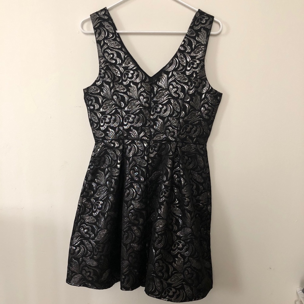 Silver and Black shortie dress - Picture 2 of 5